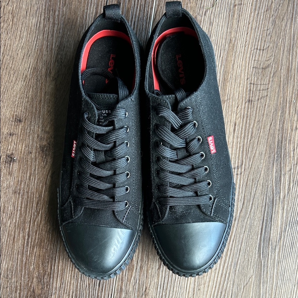 Levi's Men's Black Canvas Lace-Up Sneakers - converse style